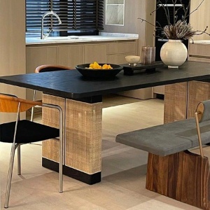 Masa dining din lemn masiv de stejar Tyler, Homedit