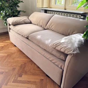 Canapea extensibilă Swedi din catifea antipată – design scandinav, confort și eleganță