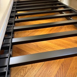 Canapea extensibilă Swedi din catifea antipată – design scandinav, confort și eleganță