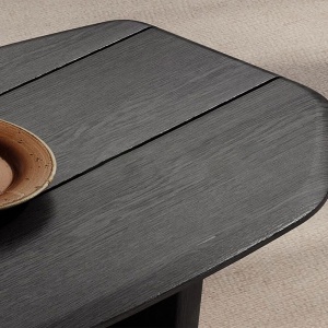 Măsuță de cafea Timber din lemn de stejar roșu – design natural, disponibilă pe Homedit