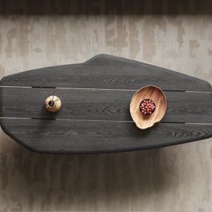 Măsuță de cafea Timber din lemn de stejar roșu – design natural, disponibilă pe Homedit