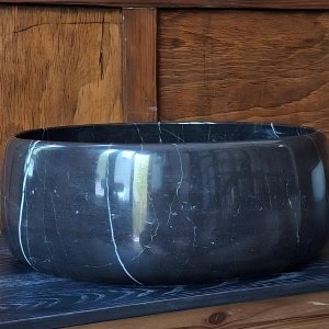 Lavoar rotund Petro din marmură naturală neagră cu inserții albe | Homedit