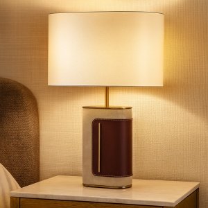 Lampă de masă Lycra – Design sofisticat din piele și abajur textil | Homedit