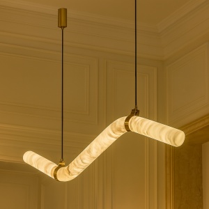 Pendul Linear Astra – corp de iluminat suspendat din piatră naturală și piele