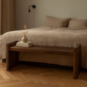 Bancă din lemn masiv Leah cu detalii sculptate | Homedit