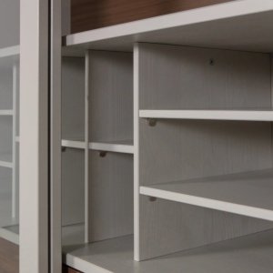 Bibliotecă Pines din lemn masiv de pin – design modern cu uși din sticlă