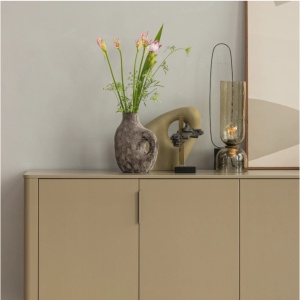 Lampa de birou Acai din sticlă ciocănită – design modern cu lumină caldă și elegantă