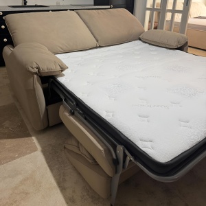 Canapea extensibilă Helsinki din catifea antipată – design premium, confort și eleganță